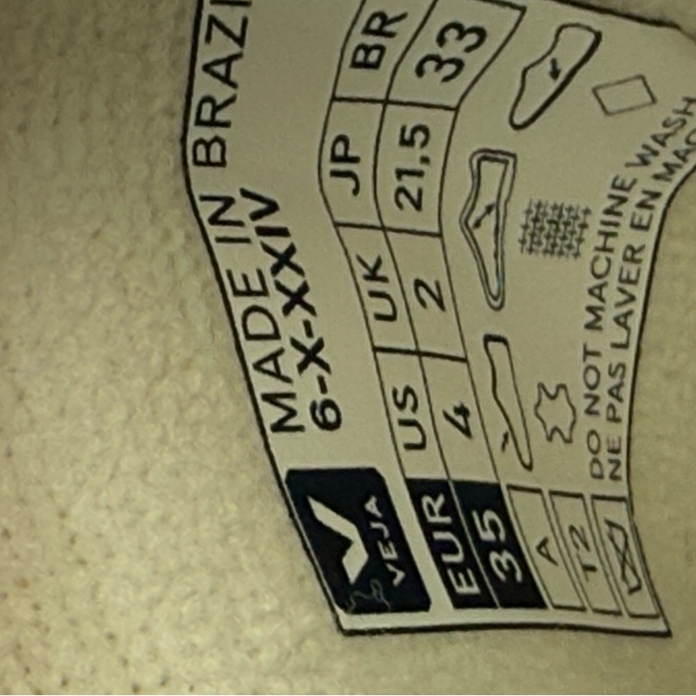 Woman’s Veja sneakers - Picture 6 of 7